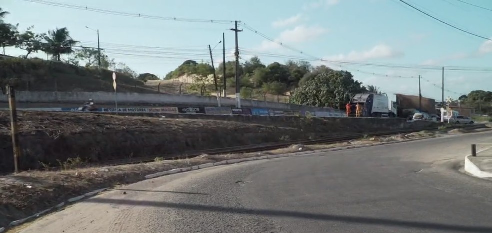 Trecho onde será construído o pontilhão entre Planalto e Cidade Nova — Foto: Reprodução/Inter TV Cabugi