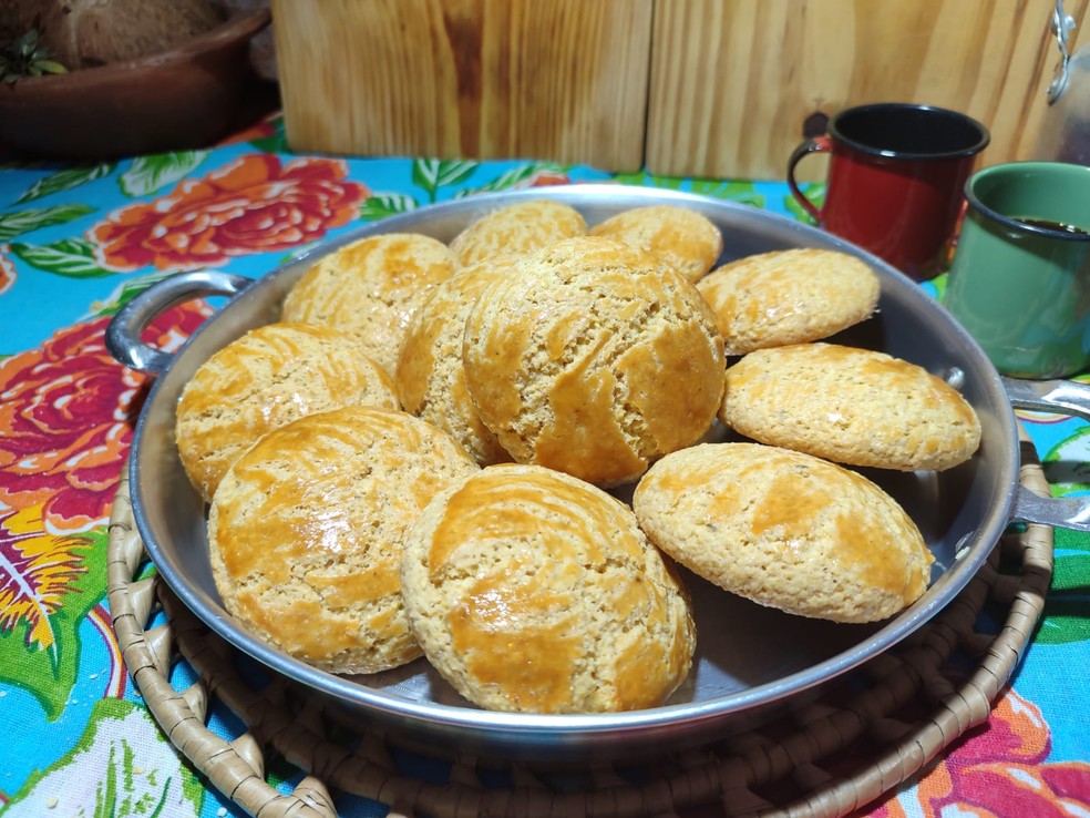 Aprenda receita de broa de fubá com coco — Foto: Inter TV Costa Branca