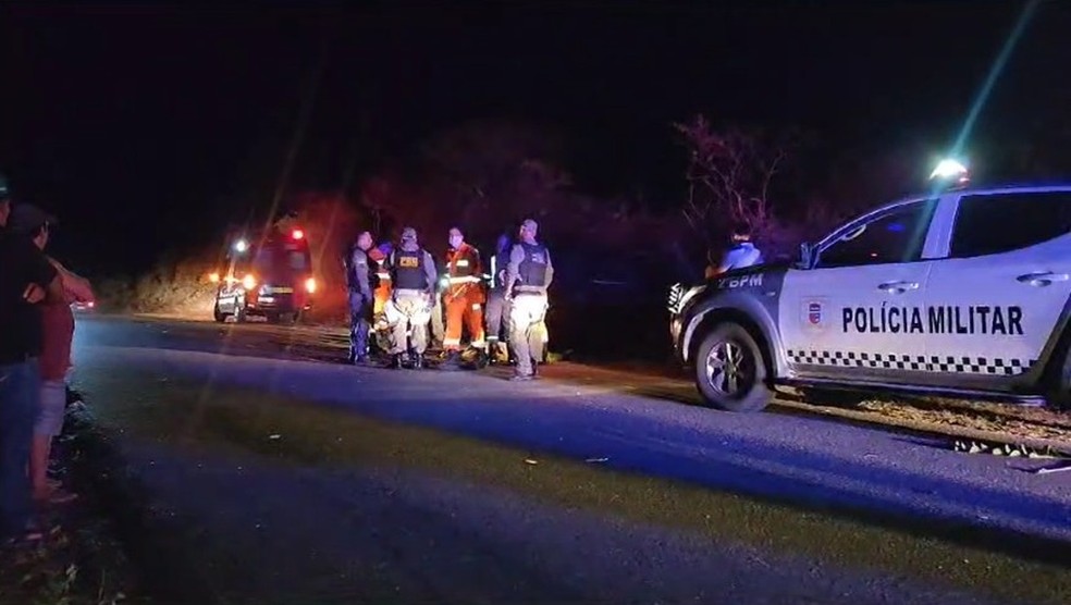 Duas pessoas morrem após carro e moto baterem de frente na RN-117 — Foto: Foto: Reprodução/Gilli Maia/O Câmera