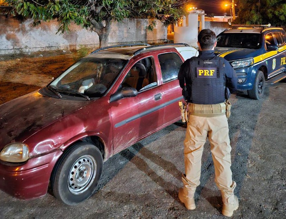 Operação da PRF prende oito pessoas e apreende três veículos em rodovias no RN — Foto: Divulgação/PRF