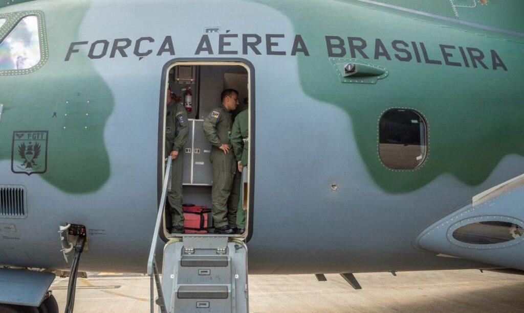 Brasília (DF), 10.10.2023 - Decolagem da aeronave KC-390 Millennium da FAB para a repatriação de brasileiros em território de Israel e Palestina. Operação Voltando em Paz. Foto: João Risi/Audiovisual/PR