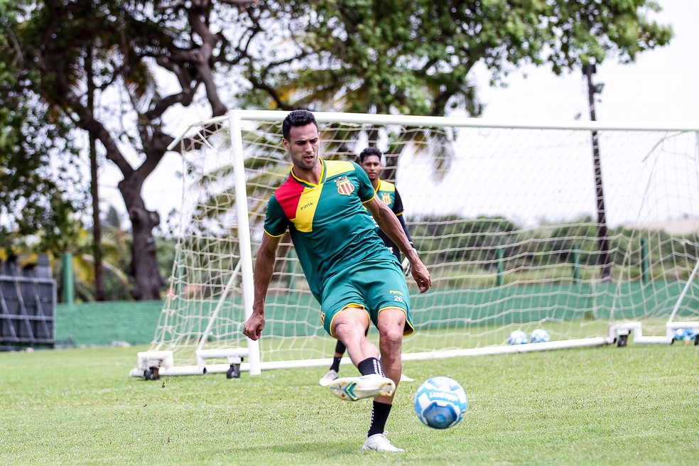 Rafael Jansen em treino do Sampaio Corrêa — Foto: Ronald Felipe/SCFC
