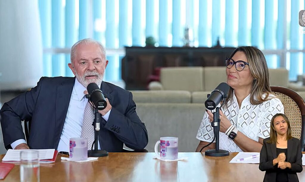 Brasília (DF), 19.12.2023 - Presidente Lula e a Primeira-dama, Janja Lula da Silva, são entrevistados pelo jornalista Marcos Uchoa para o programa Conversa com o Presidente, no Palácio do Alvorada. Imagem: Canal Gov