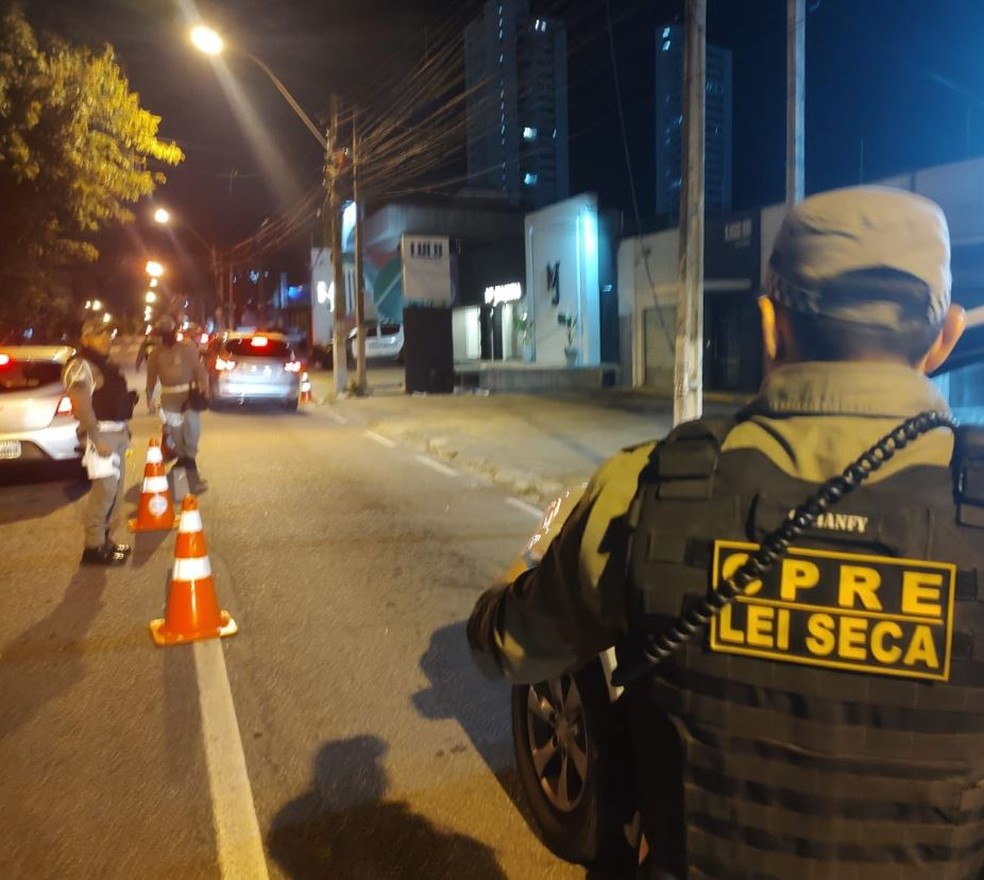 Blitz da Lei Seca aconteceu em duas avenidas em Natal — Foto: Divulgação
