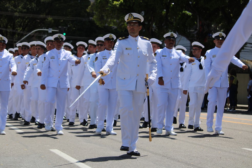Turma formada de oficiais temporários — Foto: Marinheiro Ivanilson / Marinha do Brasil/ Arquivo