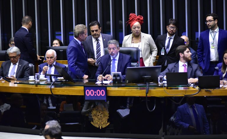 Discussão e votação de propostas. Dep. Gilberto Nascimento (PSD - SP), presidente da Câmara dos Deputados, Arthur Lira, dep. Domingos Sávio (PL - MG) e a dep. Daiana Santos(PCdoB - RS)