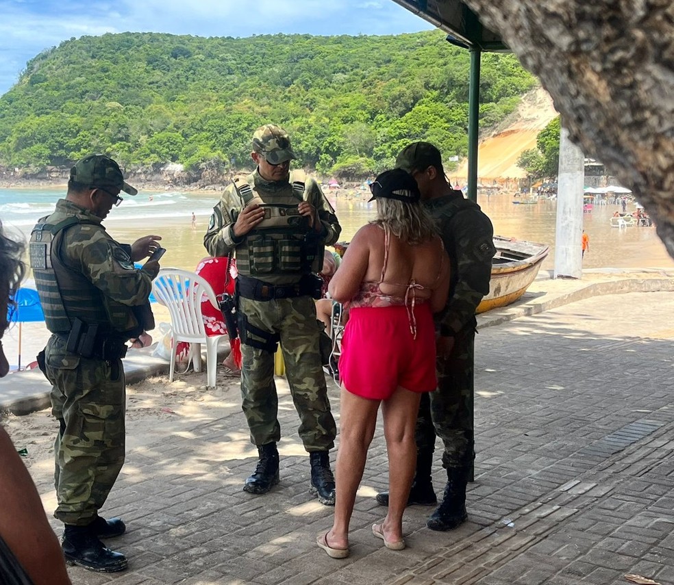 Turista morreu após se afogar na praia de Ponta Negra em Natal. — Foto: Vinícius Marinho/Inter TV Cabugi