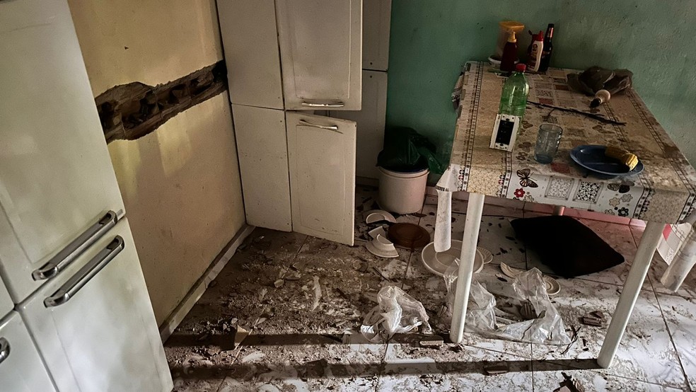 Queda de raio causou prejuízos em casas em São Gonçalo do Amarante, na Grande Natal — Foto: Kleber Teixeira/Inter TV Cabugi