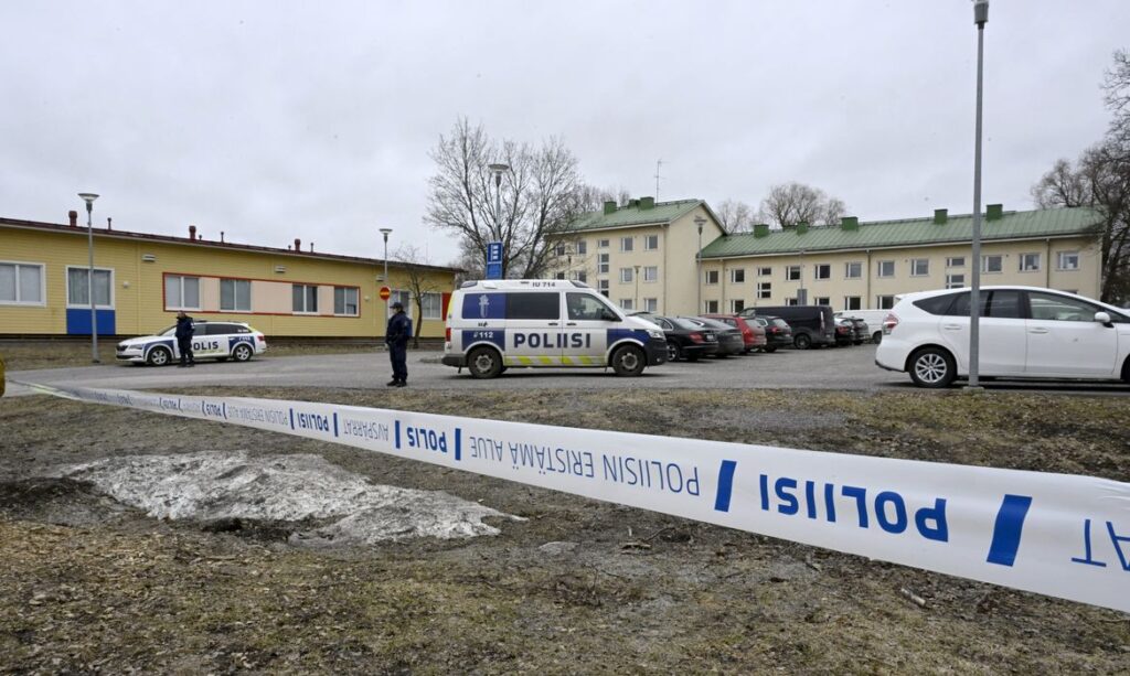 Police officers guard the scene behind police tapes at the Viertola comprehensive school in Vantaa, Finland, on April 2, 2024. Three minors were injured in a shooting at the school on Tuesday morning. A suspect, also a minor, has been apprehended.   Lehtikuva/MARKKU ULANDER  via REUTERS      ATTENTION EDITORS - THIS IMAGE WAS PROVIDED BY A THIRD PARTY. NO THIRD PARTY SALES. NOT FOR USE BY REUTERS THIRD PARTY DISTRIBUTORS. FINLAND OUT. NO COMMERCIAL OR EDITORIAL SALES IN FINLAND.