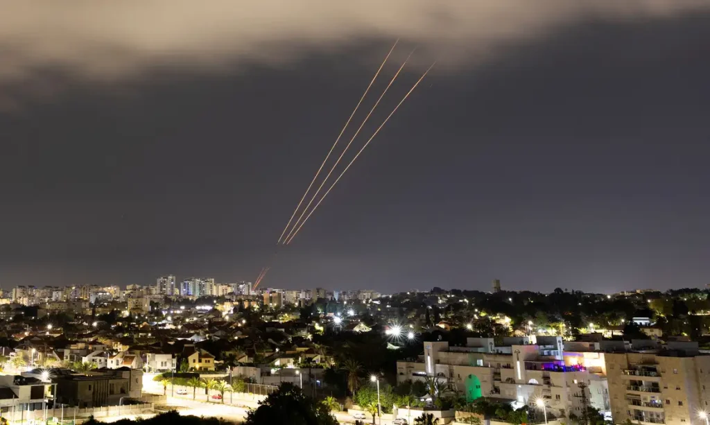 An anti-missile system operates after Iran launched drones and missiles towards Israel, as seen from Ashkelon, Israel April 14, 2024. REUTERS/Amir Cohen     TPX IMAGES OF THE DAY