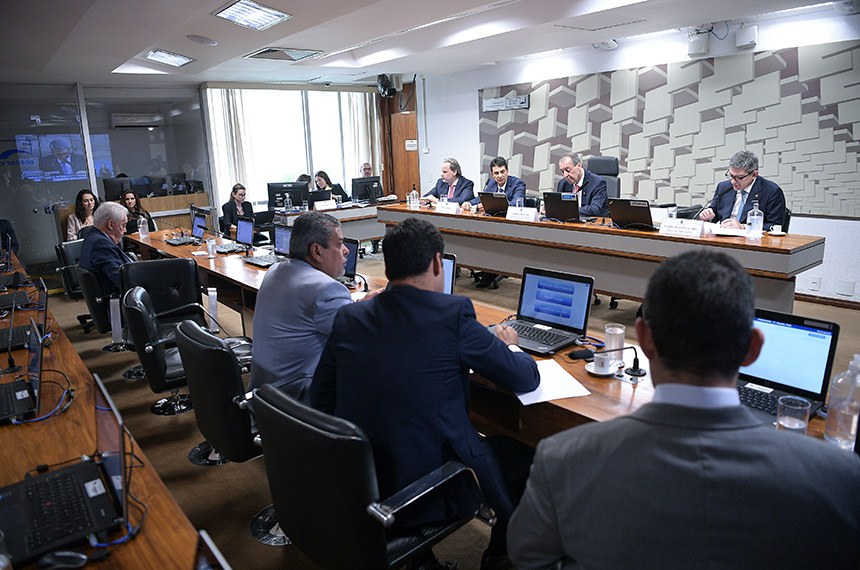 Mesa: 
advogado;
diretor global de Pessoas, Comunicação, Marketing e Relações com a Imprensa da Braskem, Marcelo Arantes;
presidente da CPIBRASKEM, senador Omar Aziz (PSD-AM);
relator da CPIBRASKEM, senador Rogério Carvalho (PT-SE).