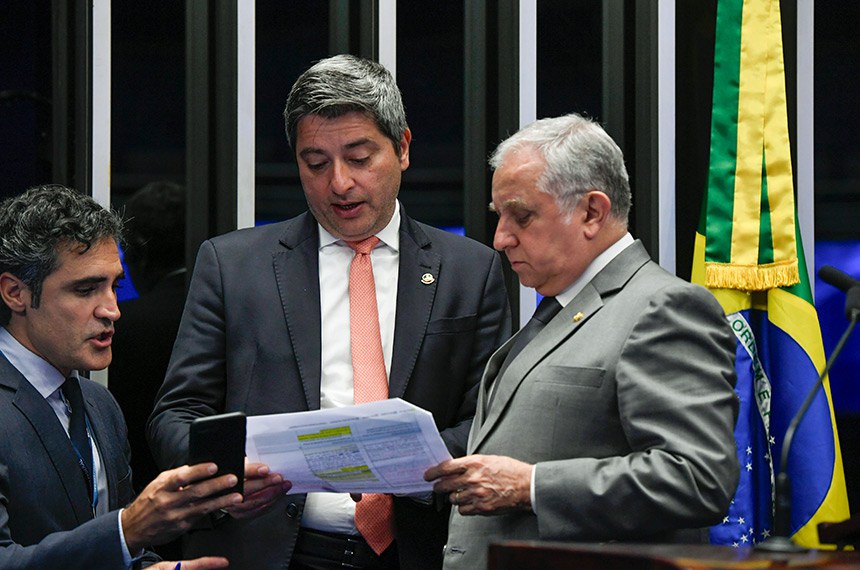 Participam:
senador Carlos Portinho (PL-RJ); 
senador Izalci Lucas (PL-DF).
