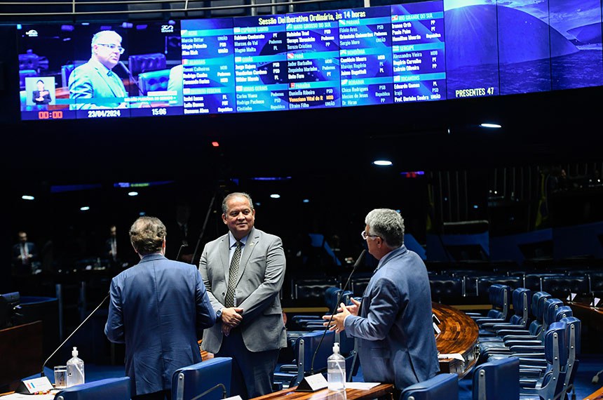 Bancada:
senador Eduardo Gomes (PL-TO) - em pronunciamento;
senador Plínio Valério (PSDB-AM);
senador Eduardo Girão (Novo-CE).