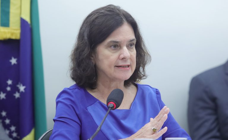 Reunião de comparecimento da ministra de Estado da Saúde. Ministra da Saúde, Nísia Trindade