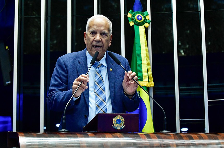 Em disurso, à tribuna, senador Oriovisto Guimarães (Podemos-PR).