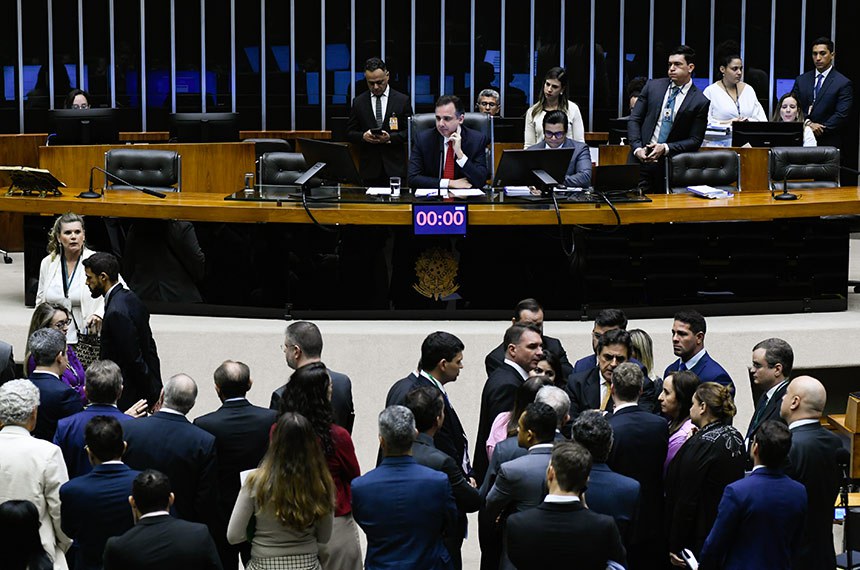 Mesa: 
presidente do Senado Federal, senador Rodrigo Pacheco (PSD-MG), conduz votação;
secretário-geral da Mesa do Senado Federal, Gustavo A. Sabóia Vieira.