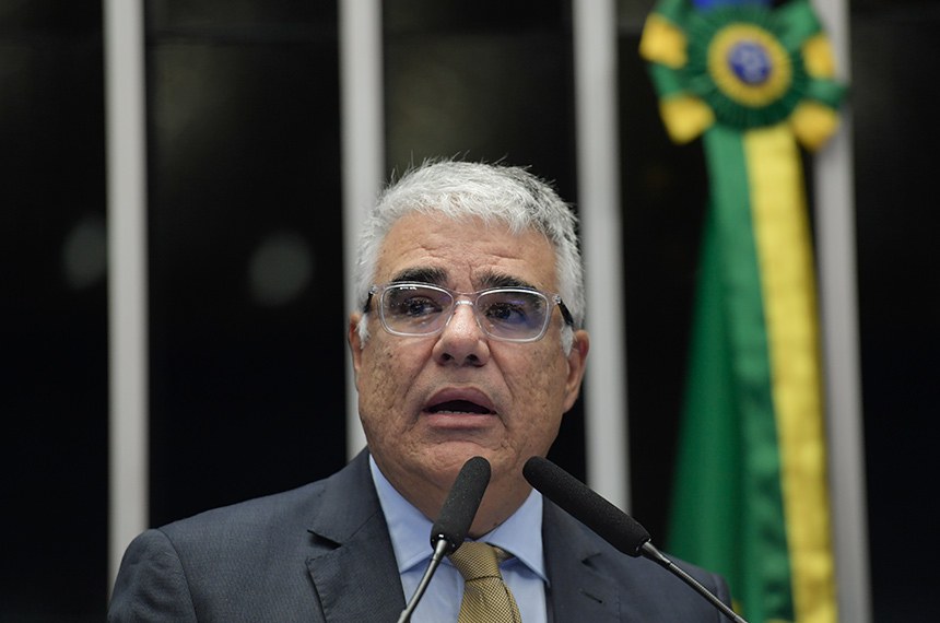Em discurso, à tribuna, senador Eduardo Girão (Novo-CE).
