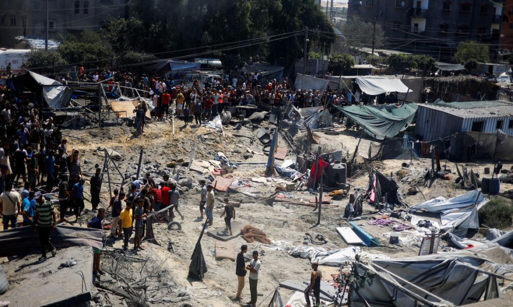 Palestina- 13/07/2024 Acampamento na área de Al-Mawasi em Khan Younis, Gaza, após ataque israelense Pelo menos 71 palestinos morrem, dizem autoridades de Gaza, em ataque de Israel contra chefe militar do Hamas
13/07/2024
REUTERS/Mohammed Salem