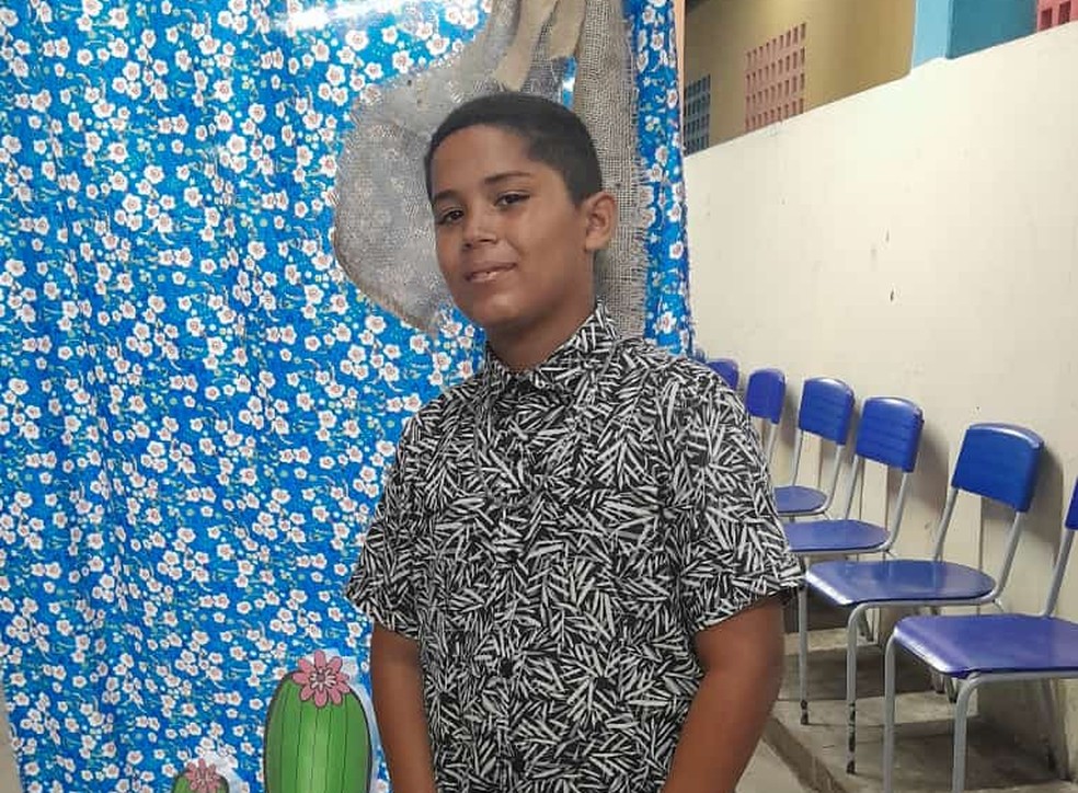 José Rafael Sousa da Silva, de 11 anos, morreu após cair de um ônibus escolar e ser atropelado, em Itabaiana, PB — Foto: José Aprigio da Silva/Arquivo Pessoal