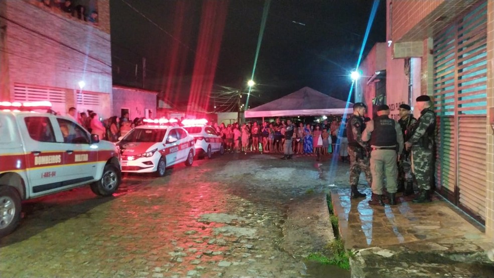 Presos fazem princípio de rebelião em Cadeia Pública de Bayeux — Foto: Yanka Oliveira/TV Cabo Branco
