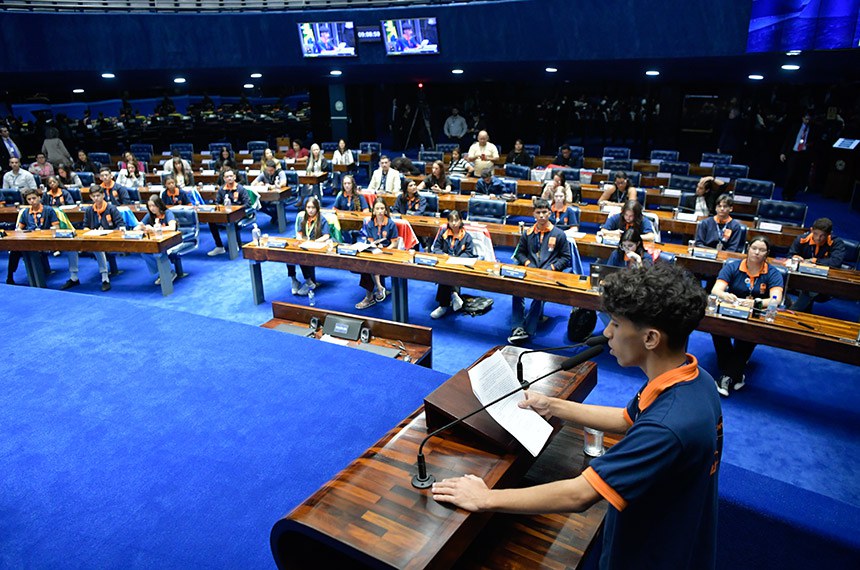 Jovens Senadores 2024:
Ana Cecília Moreira Santiago (BA);
Andrew Sander Felix de Aragão Pinheiro (SE);
Andriely Camargo de Oliveira (RS);
Antônio Luiz Zani de Souza (ES);
Brenda Yara Chaves Muniz (PR);
Daniel Cristóvão da Silva (PB);
Edailizi Larissa Lösch (SC);
Eglaíny Inácio da Silva (AC);
Emanuelle Lana Faria de Miranda (DF);
Gabriel Oliveira da Silva (AP);
Gabriela Inácio de Oliveira (PE);
Hélio dos Santos Melo (TO);
Heverton da Silva Rangel (RN);
Karen Angelo Pinheiro (RO);
Kaylane Cristhina Gomes Bastos (RJ);
Leandro Simões Cândido Júnior (GO);
Leticia Pimenta Mageski (MT);
Manoela Oliveira dos Santos (SP);
Maria Eduarda Sousa Rodrigues (CE);
Miguel Morgiroth Partzlaff (MS);
Pedro Lucas Martins Saboia Silva (PI);
Priscila Araújo Alves (AL);
Renan Bastos Nogueira (PA);
Suanny Silva de Almeida (AM);
Wemilly Vitória Leda Dias (MA).