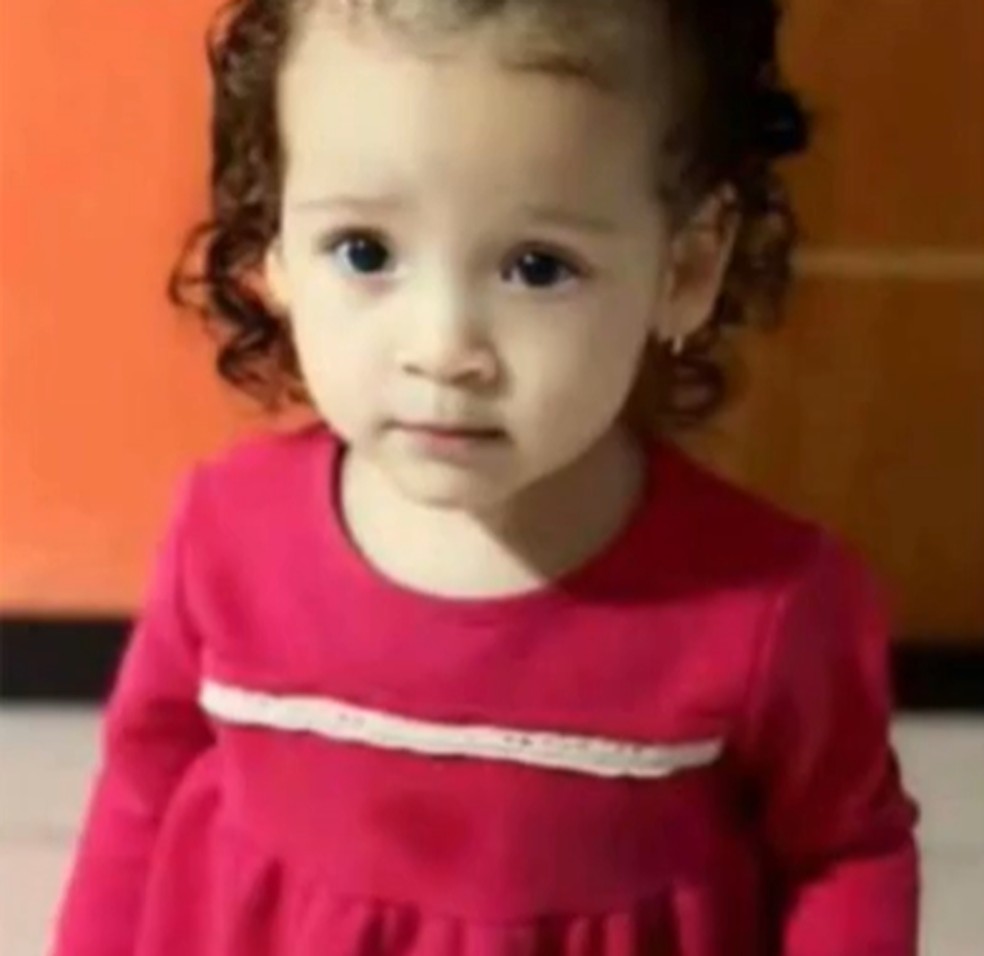Menina de um 1 e 7 meses morre após se engasgar com uvas — Foto: TV Cabo Branco/Reprodução