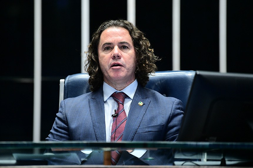 À mesa, vice-presidente do Senado Federal, senador Veneziano Vital do Rêgo (MDB-PB), conduz sessão.