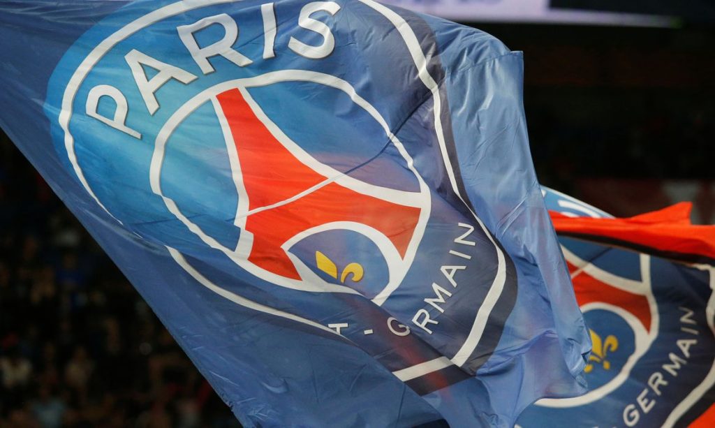 Bandeiras do Paris St Germain em jogo contra Caen
 12/8/2018      REUTERS/Regis Duvignau