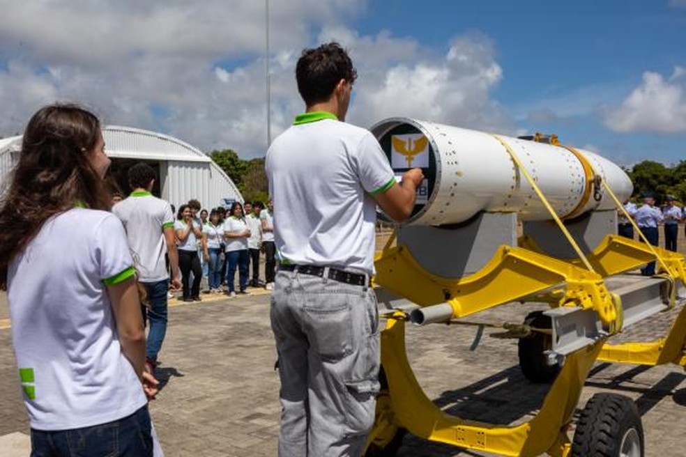 Foguete levará cartas de estudantes potiguares para o espaço — Foto: Sargento Mônica/FAB/Divulgação