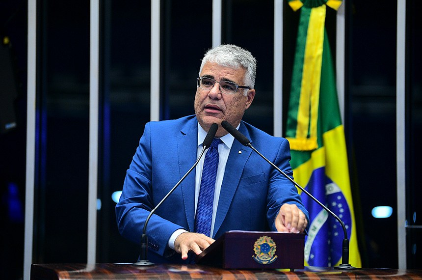 Em discurso, à tribuna, senador Eduardo Girão (Novo-CE).