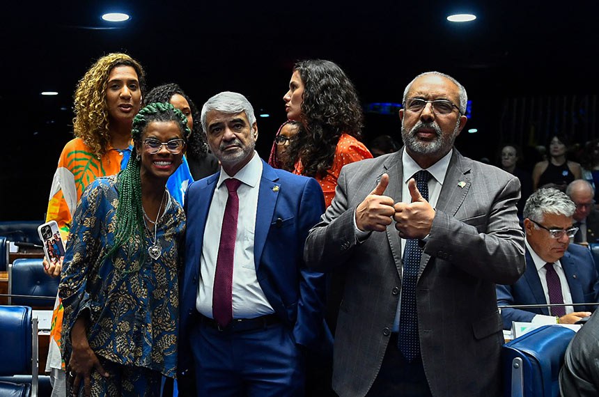 Participam:
senador Paulo Paim (PT-RS);
ministra de Estado da Igualdade Racial, Anielle Franco;
deputada Dandara (PT-MG);
deputada Carol Dartora (PT-PR);
senador Humberto Costa (PT-PE);
senadora Teresa Leitão (PT-PE);
senadora Jussara Lima (PSD-PI).
