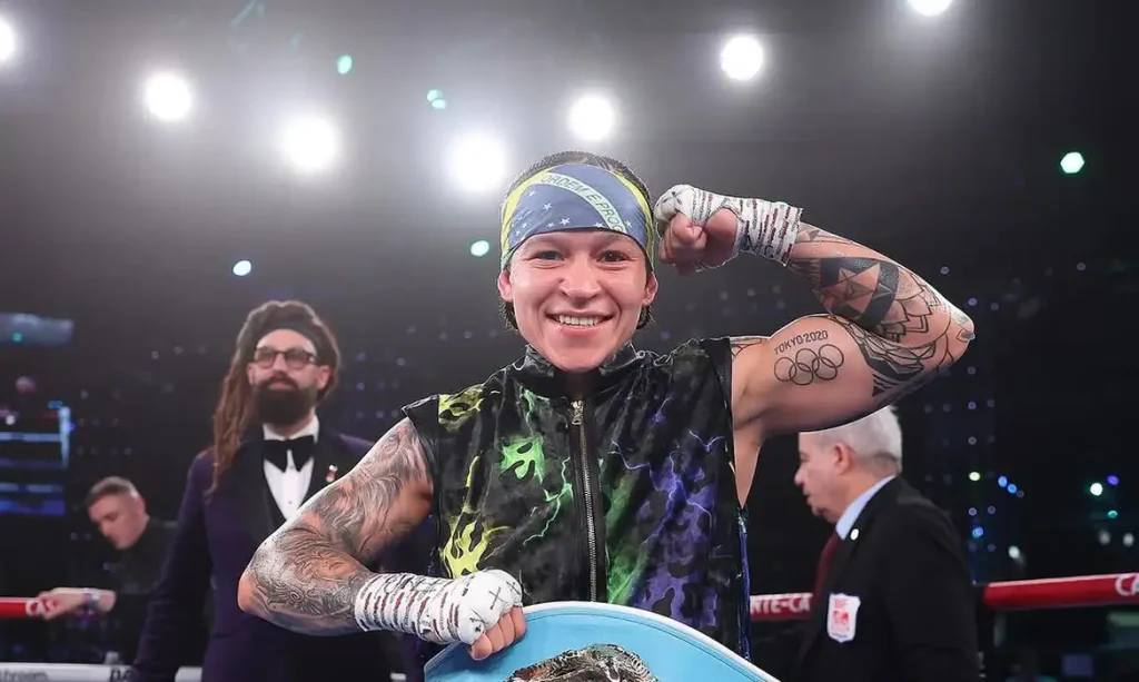 Beatriz Ferreira defendeu seu cinturão do peso leve (até 60kg) e venceu por por decisão unânime a francesa Licia Boudersa - em 14/12/2024