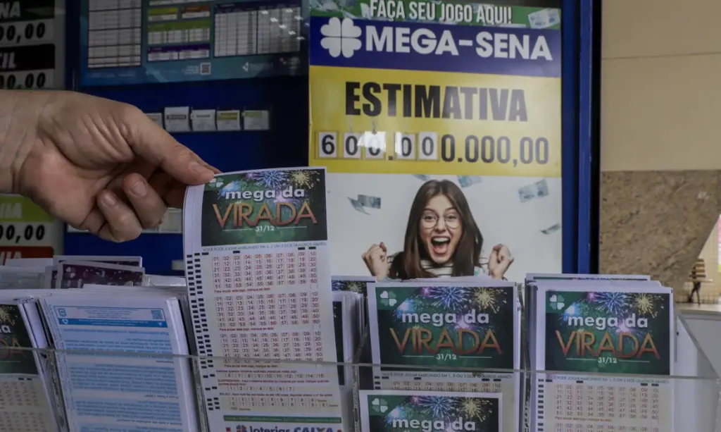 Brasília (DF) 28/12/2024 – Jogo da mega sena da virada com estimativa de 600 milhões de reais.
Foto: Joédson Alves/Agência Brasil