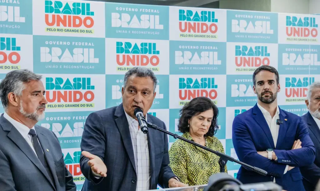Porto Alegre (RS), 28/01/2025 - O ministro da Casa Civil, Rui Costa, durante visita acompanhado da ministra da Saúde, Nísia Trindade e o govenador Eduardo Leite com objetivo de manter reuniões com o governo do Estado e prefeitos, para vistoriar das obras do Novo PAC e atualizar as ações do governo federal para a reconstrução do Rio Grande do Sul. Foto: Wagner Lopes/CC