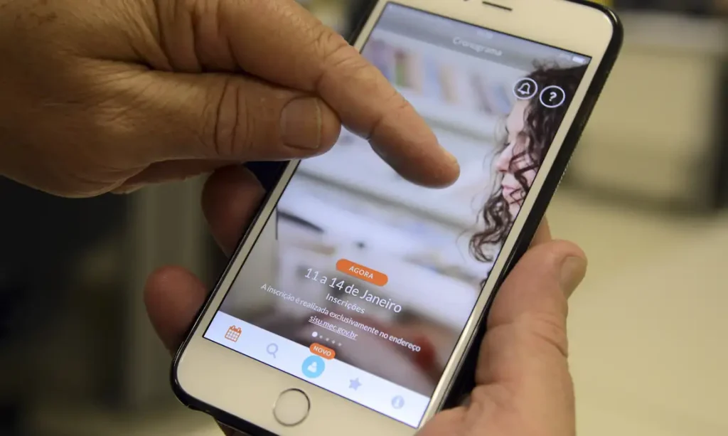 Brasília - As primeiras notas de corte do Sisu estão disponíveis. É possível acessar pela internet a nota mínima necessária para passar em cada um dos cursos oferecidos pelo sistema (Elza Fiuza/Agência Brasil)