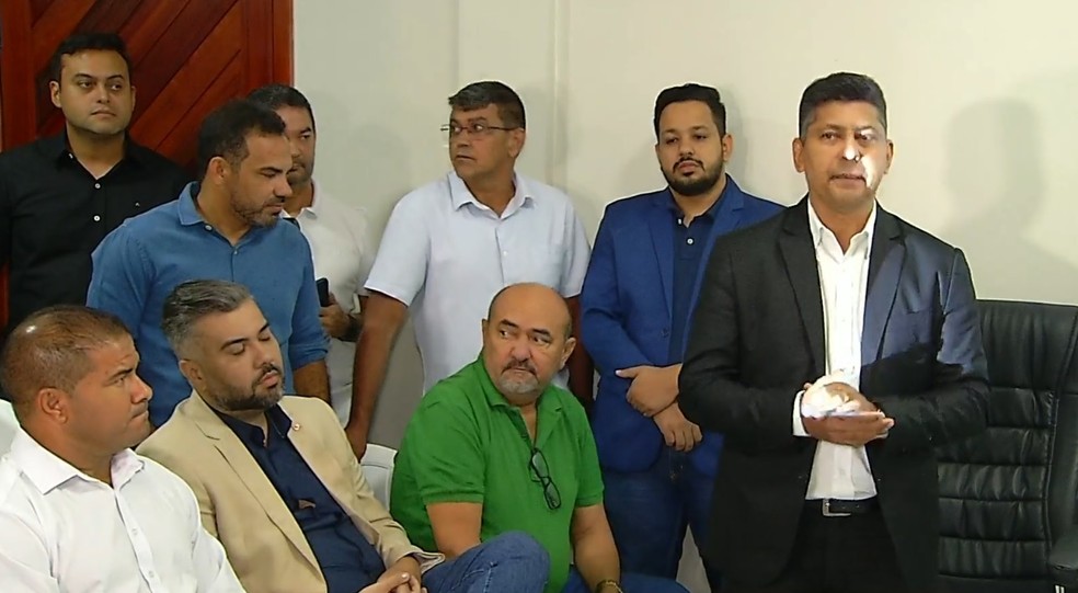 Coletiva desta sexta da Câmara — Foto: Reproduação/Inter TV Cabugi