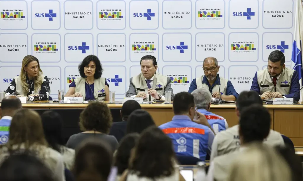 Brasília (DF), 09/01/2025 - A ministra da Saúde, Nísia Trindade, participa de anúncio da instalação do Centro de Operações de Emergência (COE) para Dengue e outras Arboviroses e o novo Plano de Contingência Nacional para Dengue, Chikungunya e Zika. Foto: Marcelo Camargo/Agência Brasil