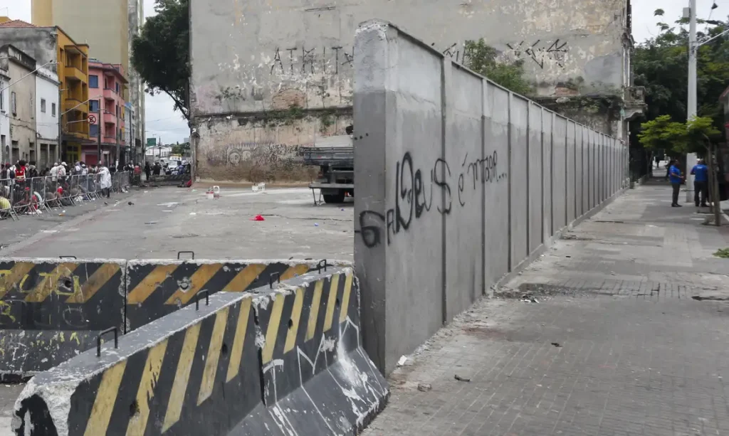 São Paulo (SP), 16/01/2025 - Prefeitura de São Paulo ergue muro na “cracolândia” no centro velho da cidade
Foto: Paulo Pinto/Agência Brasil