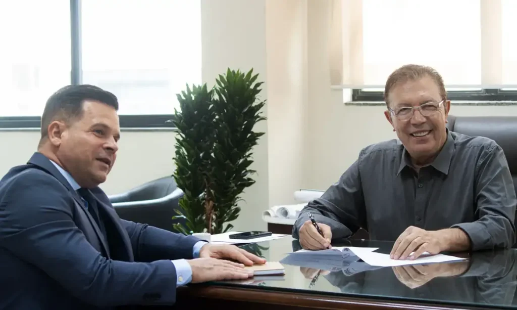 São José (SC) - O prefeito Orvino Coelho de Ávila anunciou o novo secretario Silvinei Vasques. Foto: Prefeitura de São José/Divulgação