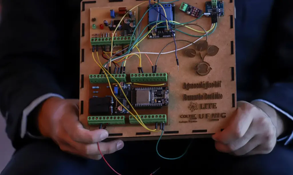 Brasília, 14/02/2025 - Detalhe do experimento do estudante colégio técnico da universidade federal de Minas Gerais (COLTEC-UFMG) , Bernardo de Sousa, ganhou o prêmio na primeira colocação na categoria ensino médio, na 30ª edição do Prêmio Jovem Cientista.
Foto: Joédson Alves/Agência Brasil