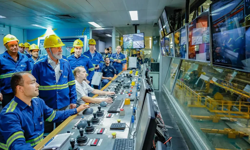 Ouro Branco (MG), 11/03/2025 - Presidente da República, Luiz Inácio Lula da Silva, durante visita ao Galpão de Laminação da Usina Gerdau. Foto: Ricardo Stuckert/PR