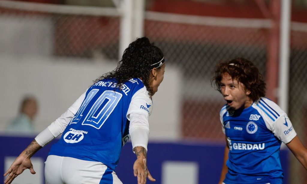 Brasília (DF) 21/03/2025 - Cruzeiro bate o Grêmio em jogaço de sete gols em Nova Lima
Duelo com virada, duas expulsões e três pênaltis foi decidido apenas nos acréscimos
Foto: Alessandra Torres/Divulgação