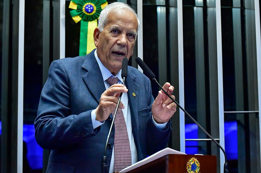 Em discurso, à tribuna, senador Oriovisto Guimarães (PSDB-PR).