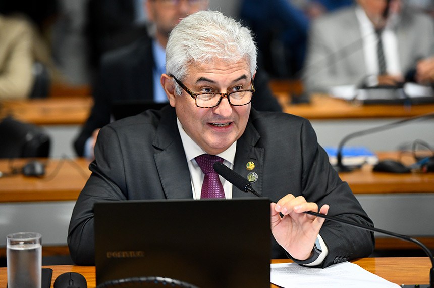 À bancada, em pronunciamento, senador Astronauta Marcos Pontes (PL-SP).