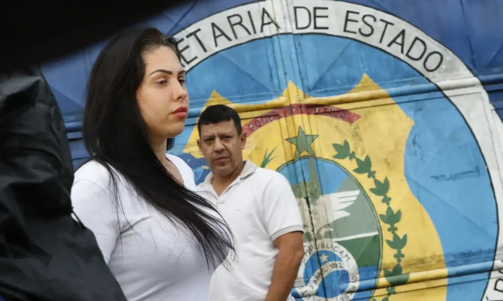 Monique Medeiros deixa a prisão no Instituto Penal Santo Expedito, em Bangu