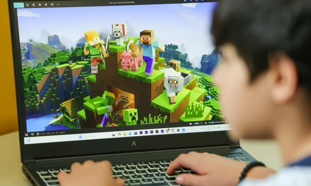 Brasília (DF) 22/10/2024 Criança faz uso de celular, tablet e computador  Foto: Fabio Rodrigues-Pozzebom/ Agência Brasil