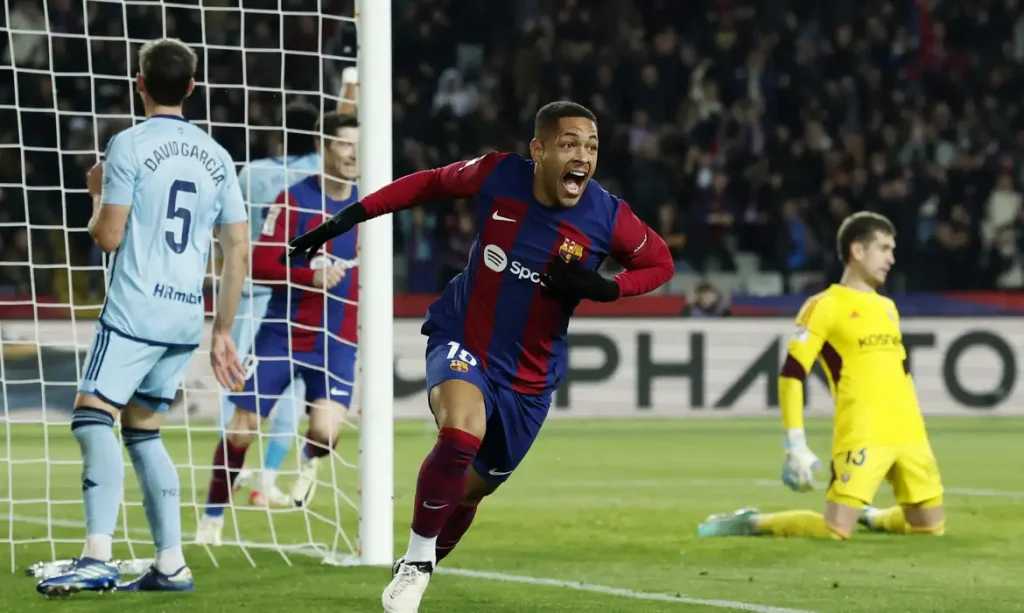 Vitor Roque comemora primeiro gol com a camisa do Barcelona
31/01/2024
REUTERS/Albert Gea
