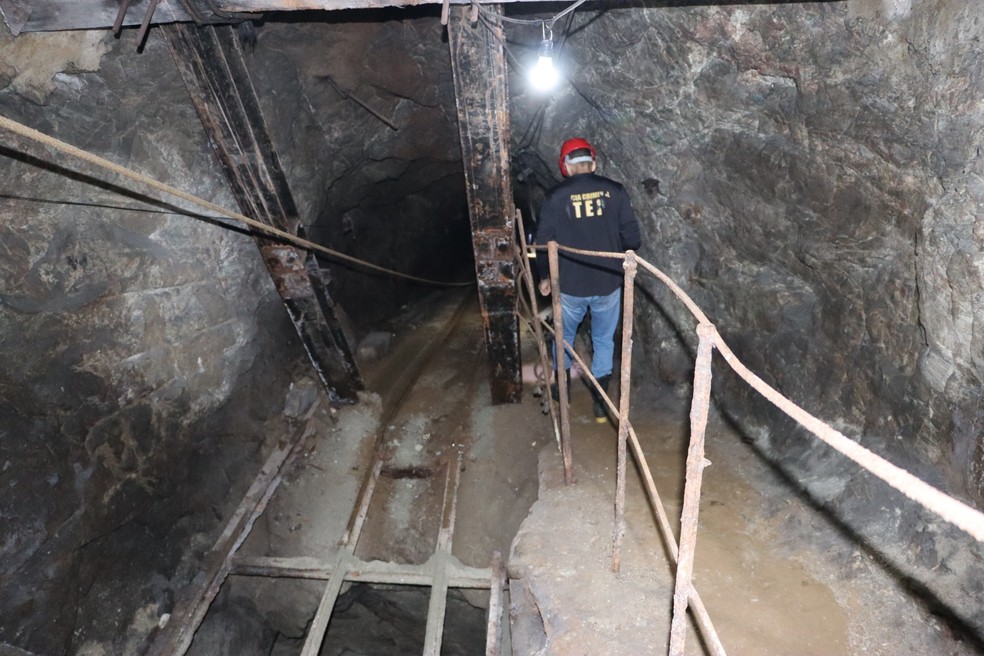 Perícia do Itep na mina onde trabalhador morreu nesta segunda-feira (10) — Foto: Itep/Divulgação