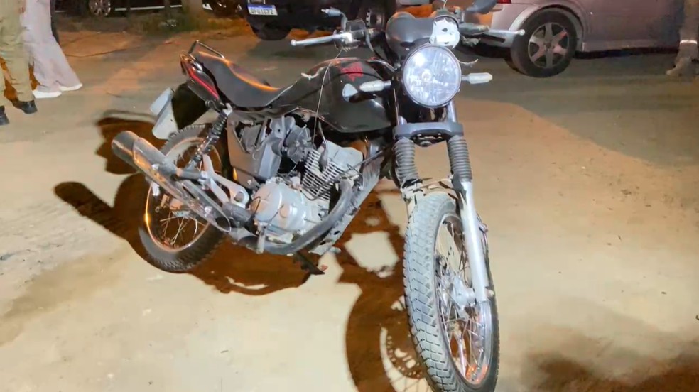Polícia investiga se modificação na moto pode ter causado acidente — Foto: Flávio Fernandes/TV Cabo Branco