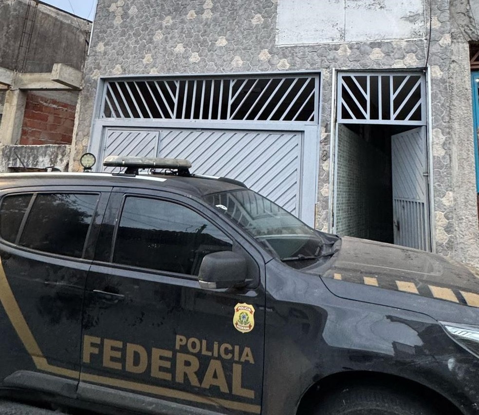 Polícia Federal cumpre mandados em SP contra suspeitos de hackear site e desviar dinheiro de prefeitura na PB — Foto: Divulgação/Polícia Federal